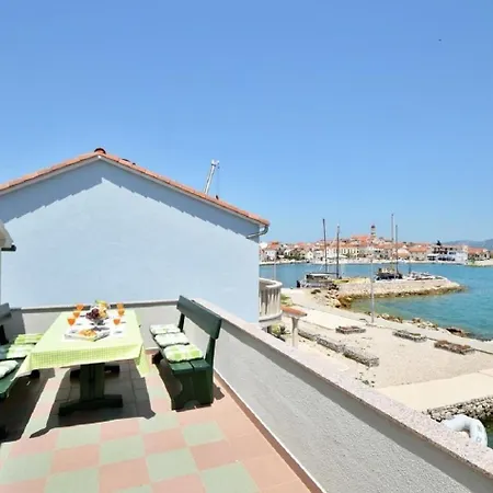 Denko * Betina (Sibenik-Knin)