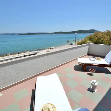 Apartman Denko By The Sea Betina (Sibenik-Knin)