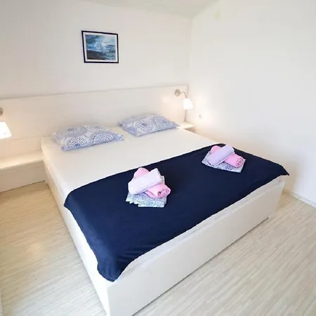 Denko * Betina (Sibenik-Knin)