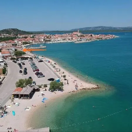 Denko By The Sea Apartman *