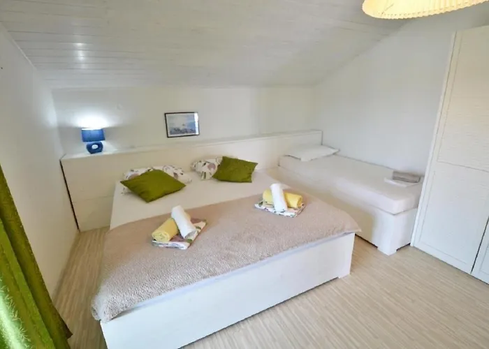 Denko * Betina (Sibenik-Knin)